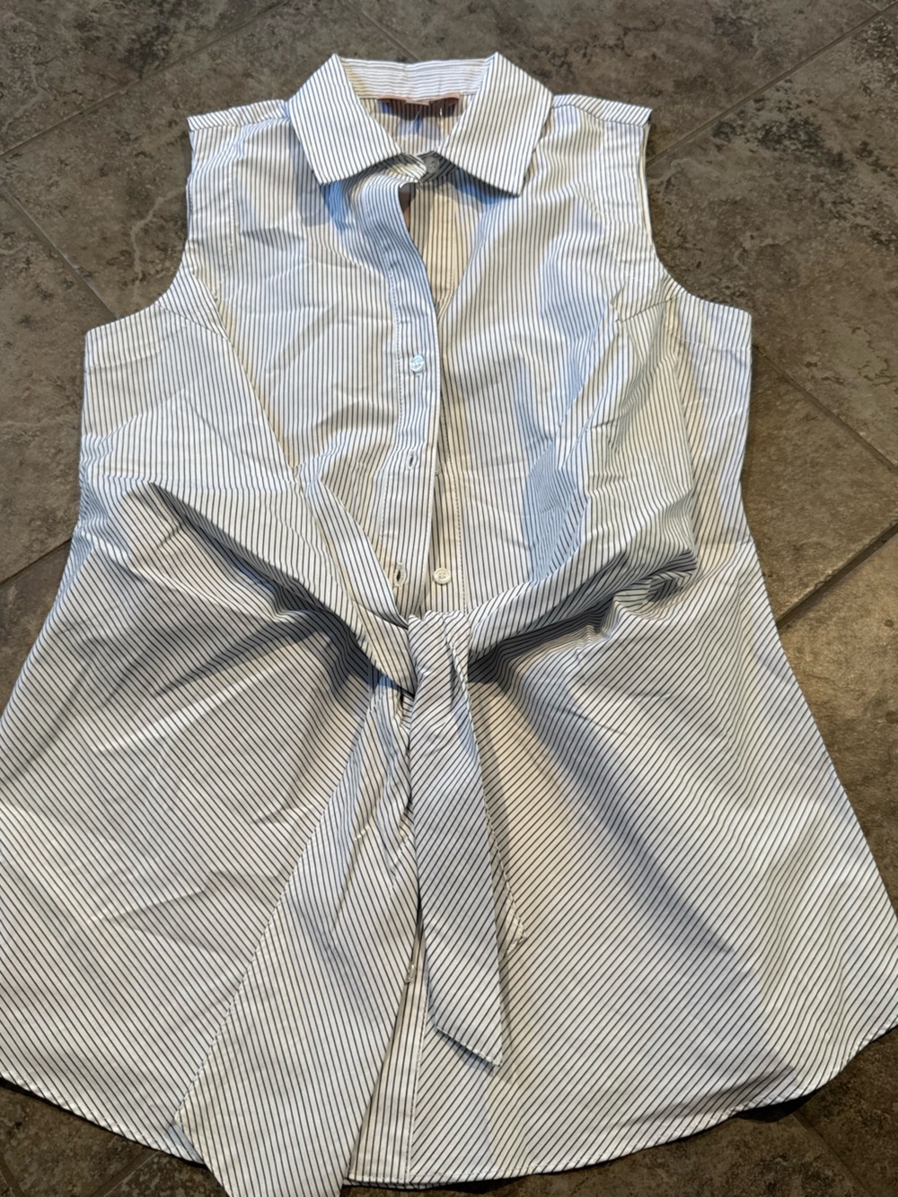 🥦Sleeveless Pinstripe Tie-Front dress Shirt  - Women